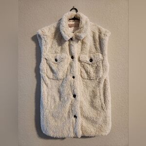 Esqualo Women’s Faux fur vest size 6
